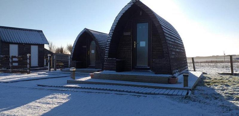 Hillside Camping Pods And Shepherd'S Hut Wick  Extérieur photo