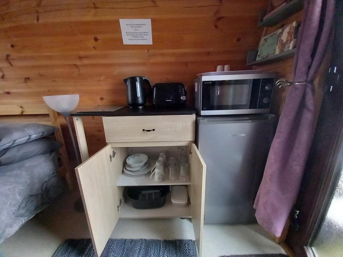 Hillside Camping Pods And Shepherd'S Hut Wick  Chambre photo