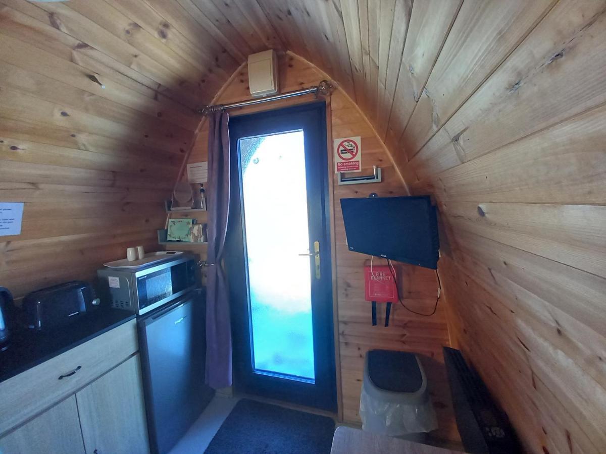 Hillside Camping Pods And Shepherd'S Hut Wick  Extérieur photo